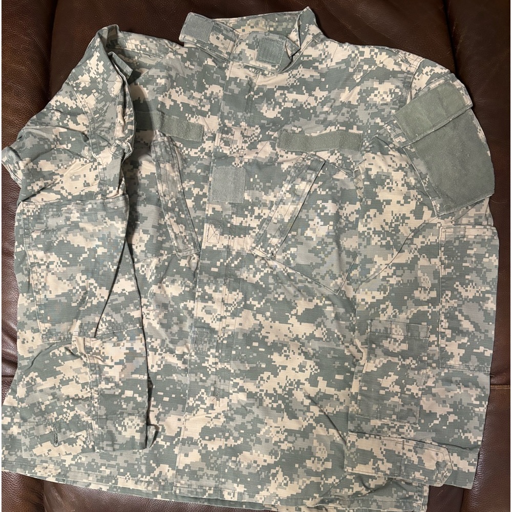 Military shirt size medium regular